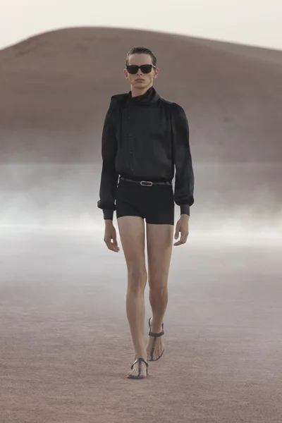 Look 48
